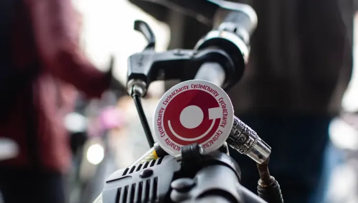 Intertec-Logo an einem Fahrradlenker während der Wohltätigkeitsveranstaltung cycle4charity